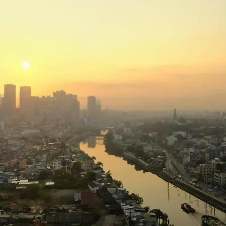 A2J 1Br Luxury River View Suite Near Rockwell Mall